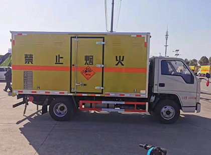江川爆破器材运输车技术升级与安全合规新趋势